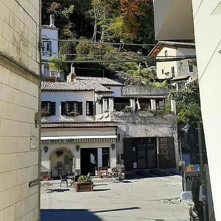 Dom wakacyjny La Grotta Di Nima Pretoro
