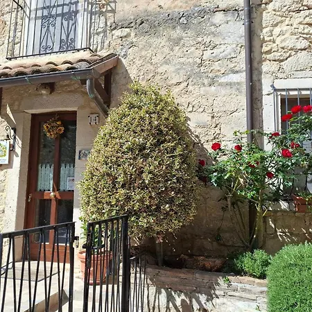 Casa de Férias La Grotta Di Nima *