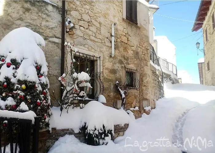 別荘 La Grotta Di Nima *