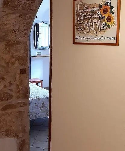 La Grotta Di Nima 別荘