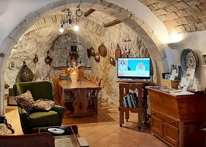 La Grotta Di Nima 別荘 プレトーロ