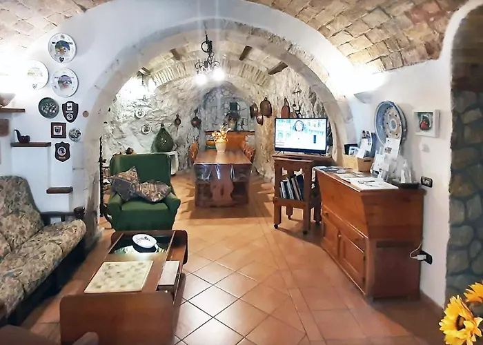 Casa de Férias La Grotta Di Nima *